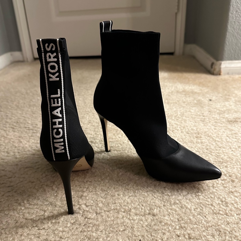 MICHAEL KORS heel boots